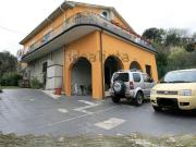 Villetta bifamiliare in vendita di 370 m² in Via Genova, 523