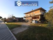 Villetta bifamiliare in vendita di 379 m² in Viale Gran...