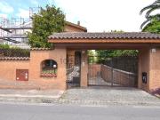 Villetta bifamiliare in vendita di 380 m² in Via Corinna, 40