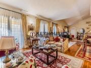 Villetta bifamiliare in vendita di 380 m² in Via Marilyn...