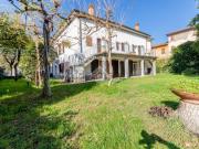 Villetta bifamiliare in vendita di 380 m² in Via Pianella, 5