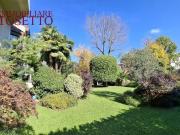 Villetta bifamiliare in vendita di 380 m² in Via Ugo...