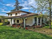 Villetta bifamiliare in vendita di 387 m² in Via Montebuono