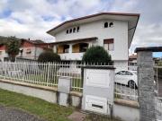 Villetta bifamiliare in vendita di 390 m² in Via Isola...