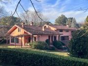 Villetta bifamiliare in vendita di 393 m² in Via delle...