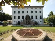 Villetta bifamiliare in vendita di 395 m² in Via Fillungo