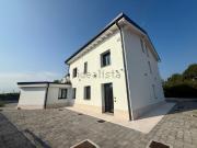 Villetta bifamiliare in vendita di 400 m² in Strada...