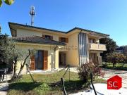 Villetta bifamiliare in vendita di 400 m² in Via...