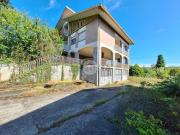 Villetta bifamiliare in vendita di 405 m² in Via...