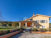 Villetta bifamiliare in vendita di 410 m² in Via Rio...