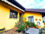 Villetta bifamiliare in vendita di 418 m² in Via Crema