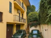 Villetta bifamiliare in vendita di 420 m² in Via Omero, 1