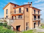 Villetta bifamiliare in vendita di 423 m² in Strada...