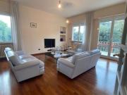 Villetta bifamiliare in vendita di 428 m² in Via gandhi