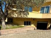Villetta bifamiliare in vendita di 430 m² in Via Amsicora, 9