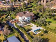 Villetta bifamiliare in vendita di 440 m² in Via...