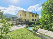 Villetta bifamiliare in vendita di 450 m²