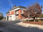 Villetta bifamiliare in vendita di 450 m² in Strada...