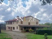 Villetta bifamiliare in vendita di 450 m² in Via Enrico...