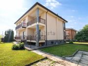 Villetta bifamiliare in vendita di 450 m² in Via F. Lli...