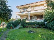 Villetta bifamiliare in vendita di 450 m² in Via...