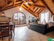 Villetta bifamiliare in vendita di 450 m² in Via Valli