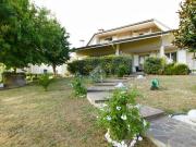 Villetta bifamiliare in vendita di 469 m² in Via Romagna