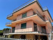 Villetta bifamiliare in vendita di 486 m² in Viale...