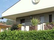 Villetta bifamiliare in vendita di 500 m² in Via Montecchio