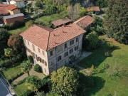 Villetta bifamiliare in vendita di 512 m² in Via Silvio...