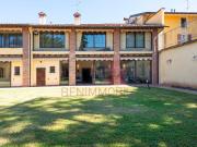 Villetta bifamiliare in vendita di 525 m² in Via...