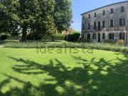 Villetta bifamiliare in vendita di 550 m² in Via dei Platani