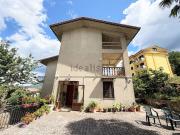 Villetta bifamiliare in vendita di 700 m² in Via Roma