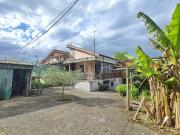 Villetta bifamiliare in vendita di 90 m² in Via Agrolatino