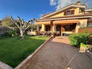 Villetta bifamiliare in vendita di 90 m² in Via Oslo