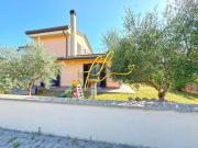 Villetta bifamiliare in vendita di 98 m² in Via Enrico...