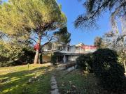 Villetta bifamiliare in vendita di 990 m² in Via della Rosa