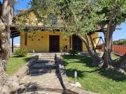 Villetta indipendente in affitto di 220 m² in Via Ripuaria