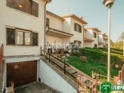 Villetta indipendente in vendita di 131 m² in Via Ugo la...