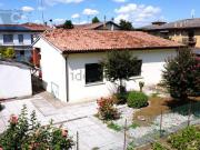 Villetta indipendente in vendita di 138 m² in Via Umbria, 2