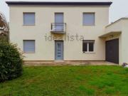 Villetta indipendente in vendita di 140 m² in Via G. Pascoli