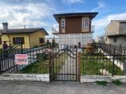 Villetta indipendente in vendita di 144 m² in Via Lazio, 48