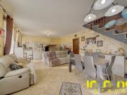 Villetta indipendente in vendita di 146 m² in Via A....