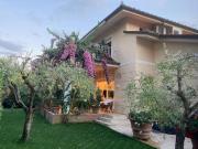 Villetta indipendente in vendita di 165 m² in Via Flli...