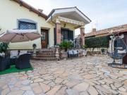 Villetta indipendente in vendita di 180 m² in Via Gino...