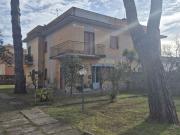 Villetta indipendente in vendita di 185 m² in Via dei Faggi