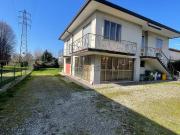 Villetta indipendente in vendita di 185 m² in Via Roma