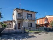 Villetta indipendente in vendita di 218 m² in Via Nello...