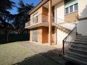 Villetta indipendente in vendita di 218 m² in Via Primo...