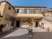 Villetta indipendente in vendita di 219 m² in Via Nino...